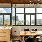 High Glass View Apt Center D1